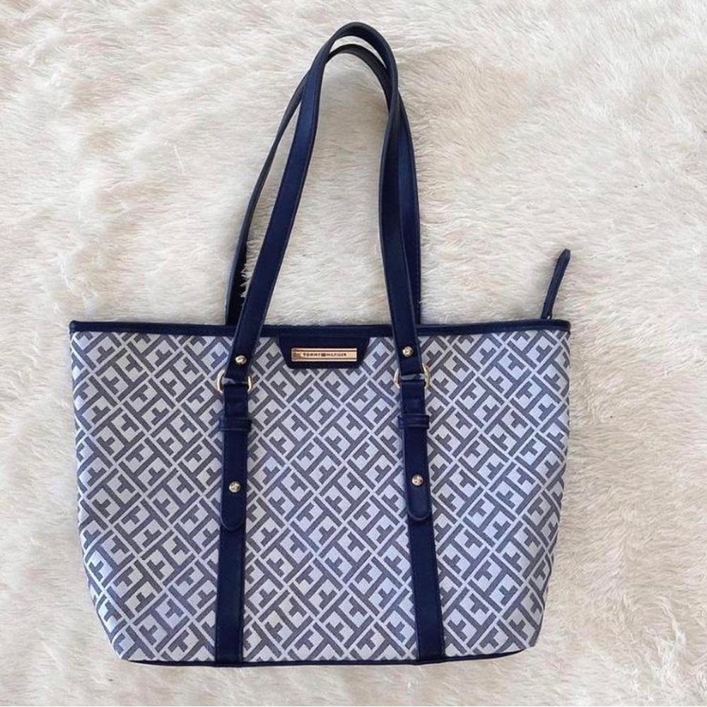 New Tommy Hilfiger Purse